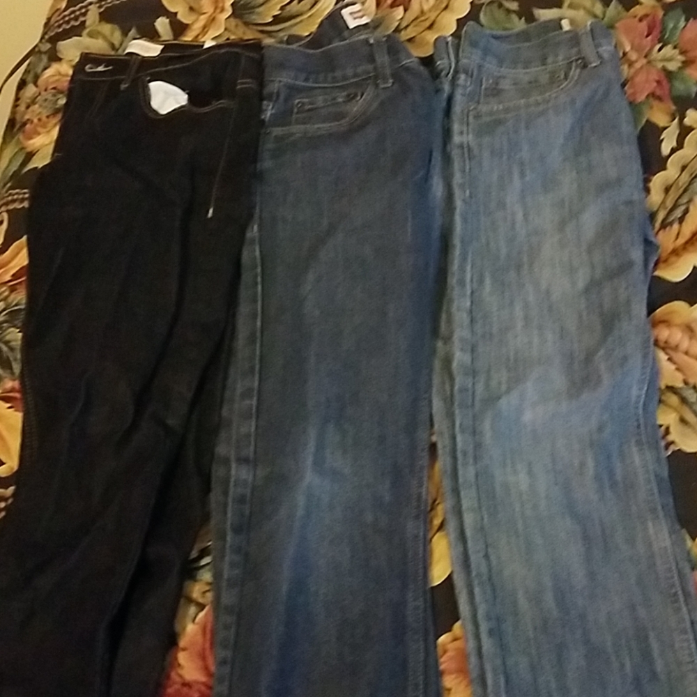 3 pairs of levi jeans